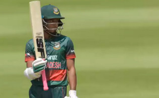 বিপর্যয়য়েও আফিফের দুর্দান্ত ফিফটি, দেখুন সর্বশেষ স্কোর