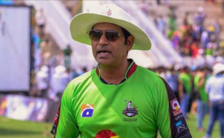 ভারতের সাথে পাকিস্তান ক্রিকেট দলের পার্থক্য খুঁজে দিলেন আকিব