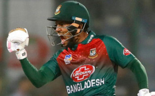 আড়াই বছর পর টি-২০ তে পূর্বের জায়গায় ফিরে গেলেন মুশফিক