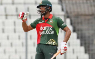 সবার শীর্ষে মাহমুদুল্লাহ