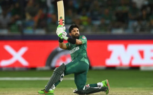 ভারতের বোলিং তোপে দিশেহারা পাক ব্যাটার, দেখে নিন সর্বশেষ স্কোর