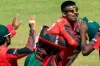 আউট আউট আউটঃ টাইগারদের দুর্দান্ত বোলিংয়ে আবারও আউট, দেখুন সর্বশেষ স্কোর