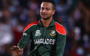 সাকিবের ঘূর্ণিতে আউট গুরবাজ, দেখুন সর্বশেষ স্কোর