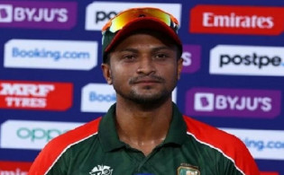 ম্যাচ হেরেও আইসিসি থেকে দারুন সুখবর পেলেন সাকিব