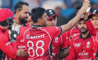 পাকিস্তানকে চাপে রেখেছে হংকং, দেখুন সর্বশেষ স্কোর