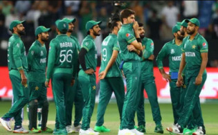 ভারতের বিরুদ্ধে নামার আগে পিছিয়ে পাকিস্তানই, নিজেই জানিয়ে দিলেন পাক তারকা