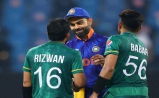 পাকিস্তানের কাছে ম্যাচ হারার পরে বাবরদের নিয়ে সত্যটা ফাঁস করল কোহলি