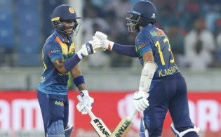 চরম লড়াই ও টানটান উত্তেজনার মধ্যে শেষ হলো ভারত-শ্রীলঙ্কার ম্যাচ, জেনে নিন ফলাফল