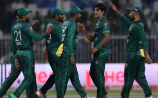 সল্পতে গুটিয়ে গেল আফগান, জয়ের জন্য পাকিস্তানের সামনে সহজ লক্ষ্য