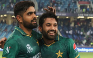অধিনায়ক বাবরকে টপকে শীর্ষে ওপেনার রিজওয়ান