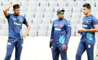 প্রথম দিনে ব্যাটিং-বোলারদের যে চ্যালেঞ্জ দিয়েছিল শ্রীরাম