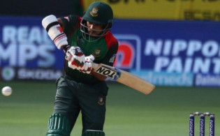 আবারও ০ রানে আউট শান্ত, দেখুন সর্বশেষ স্কোর