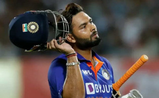 হটাৎ সামাজিক যোগাযোগ মাধ্যমে পন্থের সমালোচনার ঝড়