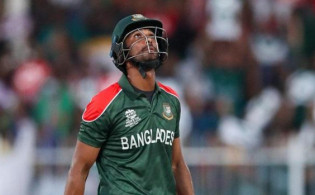 যার কথা মত দল থেকে বাদ দেওয়া হল মাহমুদউল্লাহকে