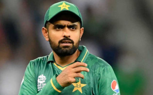 চরম বিপদে পাক অধিনায়ক বাবর আজম
