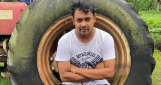 আগুনে পুড়ে গেছে আবু হেনা রনির শ্বাসনালি ও এক কান, জেনে নিন তার সর্বশেষ অবস্থা