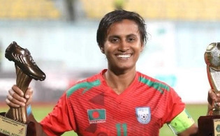 দেশের মানুষের নারী ফুটবলের প্রতি ভালোবাসা দেখে বাকরুদ্ধ বাংলাদেশ অধিনায়ক সাবিনা খাতুন