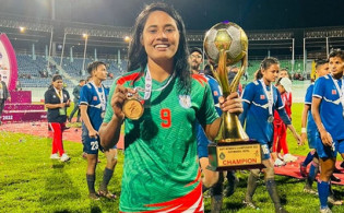 দেশে ফেরার আগে দেশবাসিকে নিয়ে অবিশ্বাস্য এক স্ট্যাটাস দিলেন কৃষ্ণা রাণী