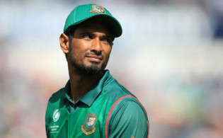 আমিরাতের সিরিজ থেকে বাদ পড়লো মাহমুদুল্লাহ রিয়াদ