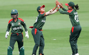 সানজিদার বোলিং তাণ্ডবে দিশেহারা থাইল্যান্ড, দেখুন সর্বশেষ স্কোর