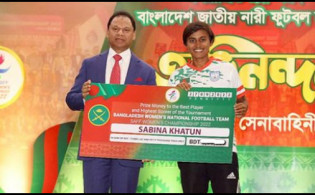 সাফ বিজয়ী সেই নারী ফুটবলারদের আকাশ ছয়া অর্থ পুরস্কৃত করলো সেনাবাহিনী