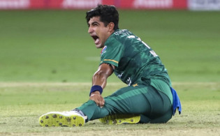 হাসপাতালে ভর্তি নাসিম শাহ