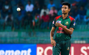 প্রতি ম্যাচে বেশি রান দিয়েও যে কারনে সেরা বোলার মুস্তাফিজ