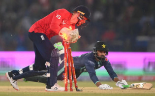 চরম লড়াইয়ের মধ্যে শেষ হল পাকিস্তান-ইংল্যান্ডের ঐতিহাসিক সিরিজ, জেনে নিন ফলাফল