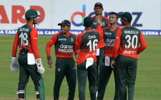 এক ভারতীয় ব্যাটারের কাছে হেরে গেলেন বাংলাদেশ ক্রিকেট দল