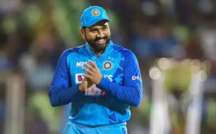 না চাইতেও অবিশ্বাস্য এক রেকর্ড করে বসলেন রোহিত শর্মা