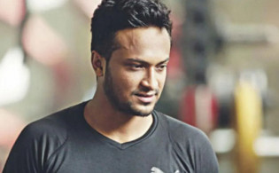 হঠাৎ-ই ভক্তদের সুখবর দিলেন সাকিব আল হাসান