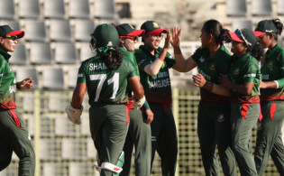 মুর্শিদার ফিফটি-ফারিহা হ্যাটট্রিক, বিশাল জয়ে নিয়ে মুদ্রারার উল্টো পিঠ দেখালো বাংলাদেশ