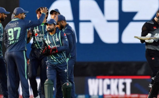 চরম উত্তেজনায় শেষ হলো নিউজিল্যান্ড-পাকিস্তানের ম্যাচ,জেনে নিন ফলাফল
