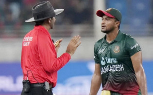 ৮ উইকেটে ম্যাচ হেরে সরাসরি যে বিষয়টাকে দায়ি করলেন সাকিব