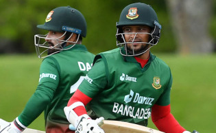 সাকিবের টানা দ্বিতীয় হাফ সেঞ্চুরি, দেখুন সর্বশেষ স্কোর