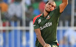 সহজ ক্যাচ ড্রপ-লাগামহীন বোলিং, টাইগারদের হারের ‘খলনায়ক’ সাইফউদ্দিন