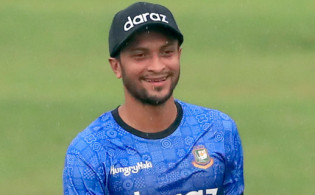 টিকেট কিনলেন সাকিব