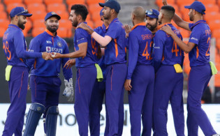 পাকিস্তানের যে ব্যাটারকে আউট করতে চান ভারতের বোলার আর্শদ্বীপ