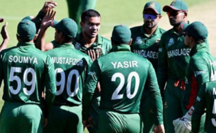আবারও তাসকিনের দুর্দান্ত বোলিংয়ে আউট, দেখুন সর্বশেষ স্কোর