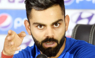 কোহলির কারনে বরখাস্ত হলেন হোটেলকর্মী
