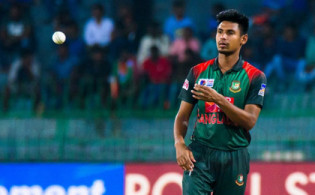 অবশেষে সেই রাহুলকে আউট করলেন মোস্তাফিজ, দেখুন সর্বশেষ স্কোর