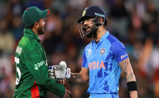 বিতর্কিত আইসিসির সিদ্ধান্তে এক অঘটনের বিশ্বকাপ দেখল ক্রিকেট বিশ্ব
