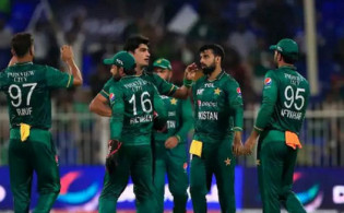 বিশ্বকাপে লজ্জার হারের পরে তারকা ক্রিকেটারকে হারালো পাকিস্তান