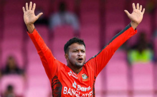 টি-২০ বিশ্বকাপ শেষ না হতেই আইসিসি থেকে বিশাল সুখবর পেলেন সাকিব