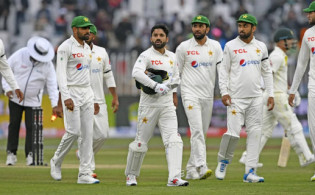 সেরা পেসার ছাড়াই ইংল্যান্ডের বিপক্ষে পাকিস্তানের দল ঘোষণা