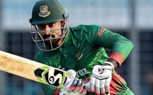 ২০ ওভার শেষে দেখুন বাংলাদেশের সর্বশেষ স্কোর