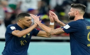 টানা ৩ গেলে পোল্যান্ডকে উড়িয়ে শেষ আটে ফ্রান্স
