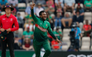 সাকিবের ঘূর্ণিতে আউট রোহিত-কোহলি, দেখুন সর্বশেষ স্কোর