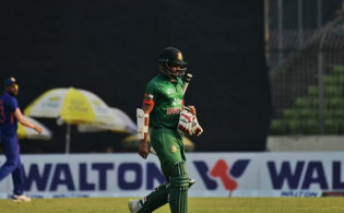 ৯ ওভার শেষে দেখুন বাংলাদেশের সর্বশেষ স্কোর