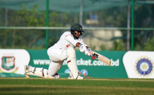 ব্যাটিংয়ে বাংলাদেশ